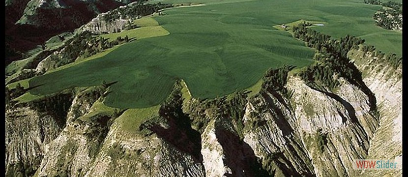 hilly_and_rocky_areas_places_common_in_rhinelands