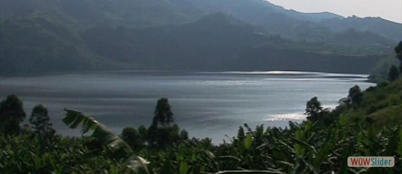 lake bunyonyi